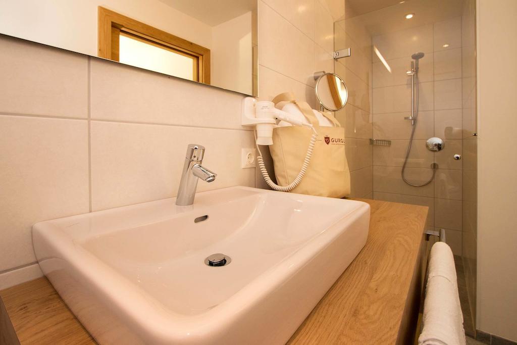 اوبرغورغل Gurglhof Apartmenthaus الغرفة الصورة