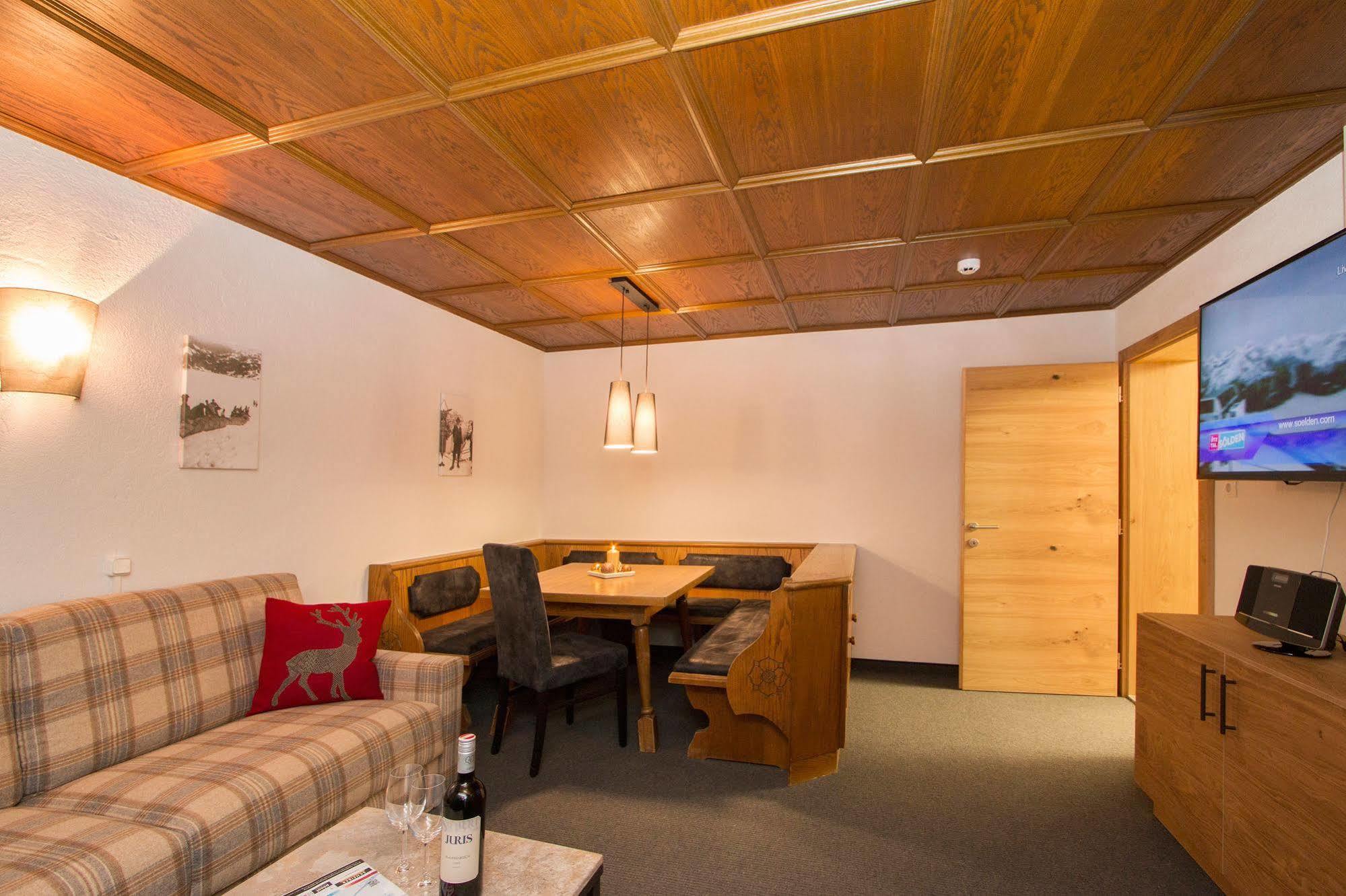 اوبرغورغل Gurglhof Apartmenthaus المظهر الخارجي الصورة