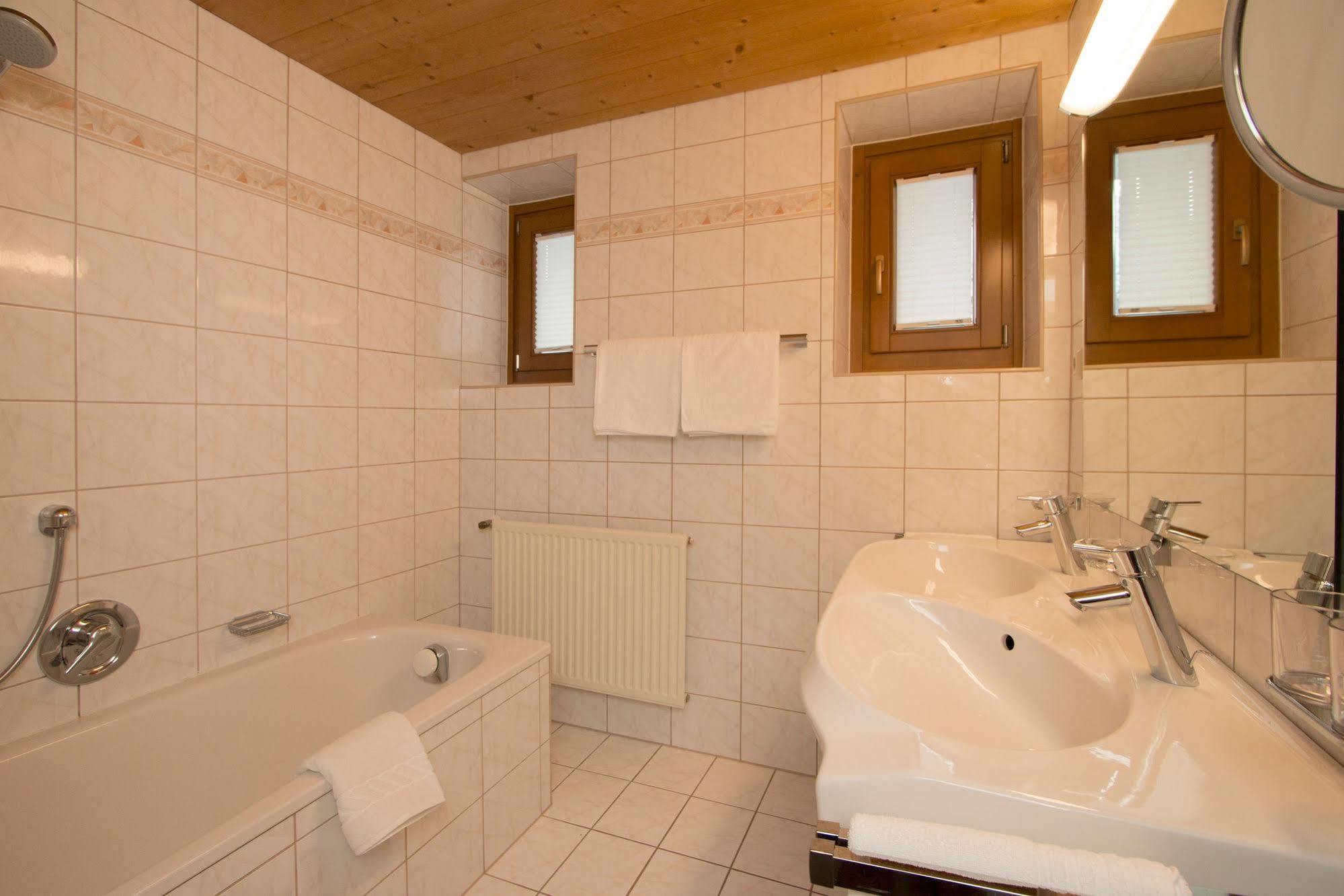 اوبرغورغل Gurglhof Apartmenthaus المظهر الخارجي الصورة