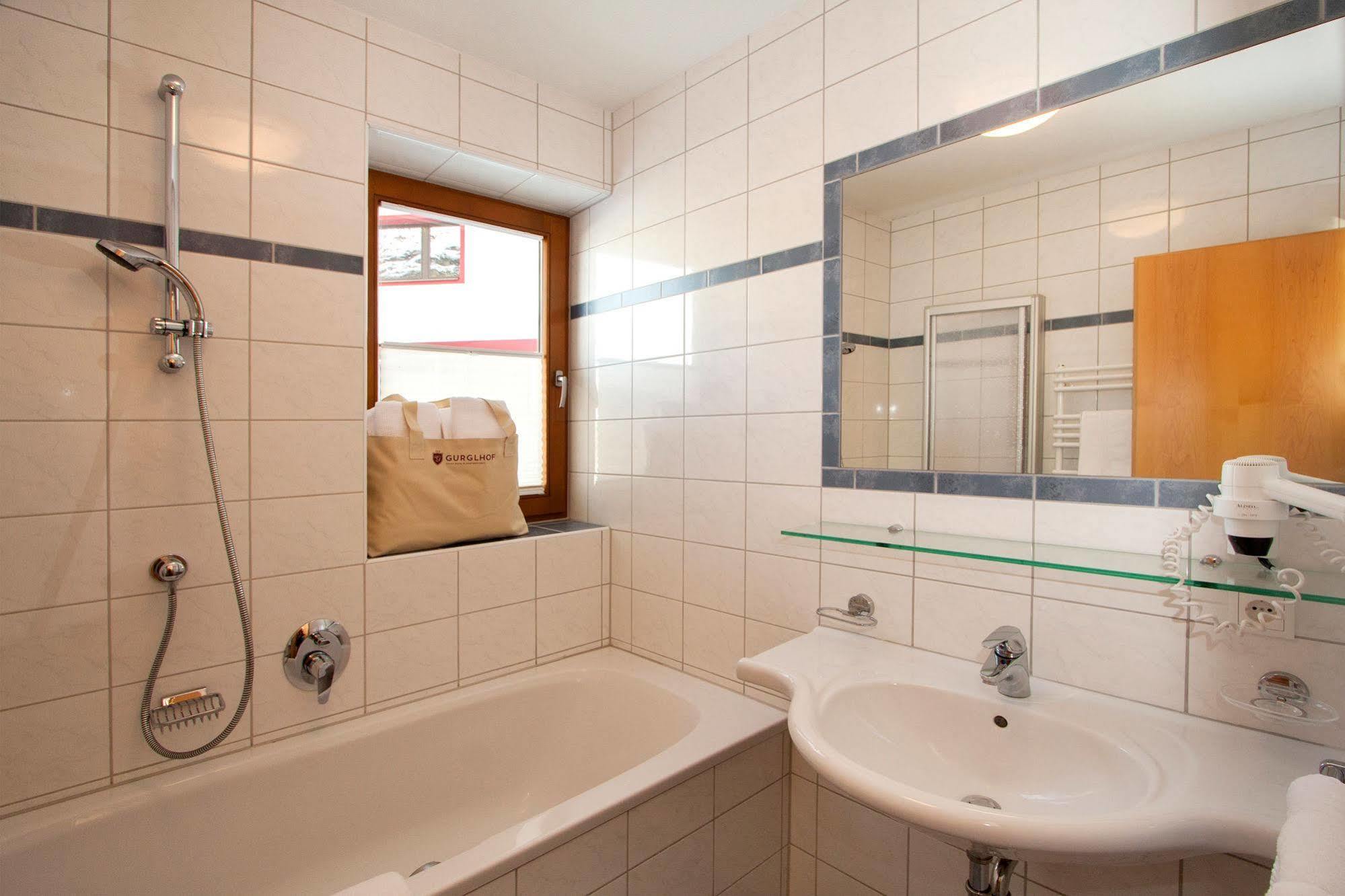 اوبرغورغل Gurglhof Apartmenthaus المظهر الخارجي الصورة